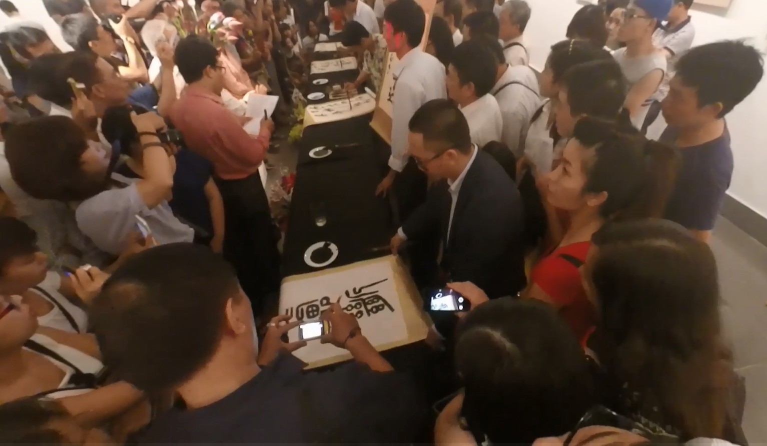 Read more about the article Calligraphy and Young People: A Conversation with Independent Scholar Trần Quang Đức