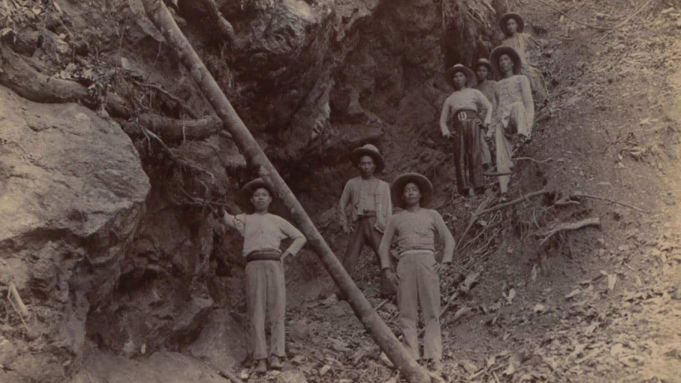 You are currently viewing Using AI to Imagine Life at the Crocodile Pit in Early-Twentieth-Century Borneo